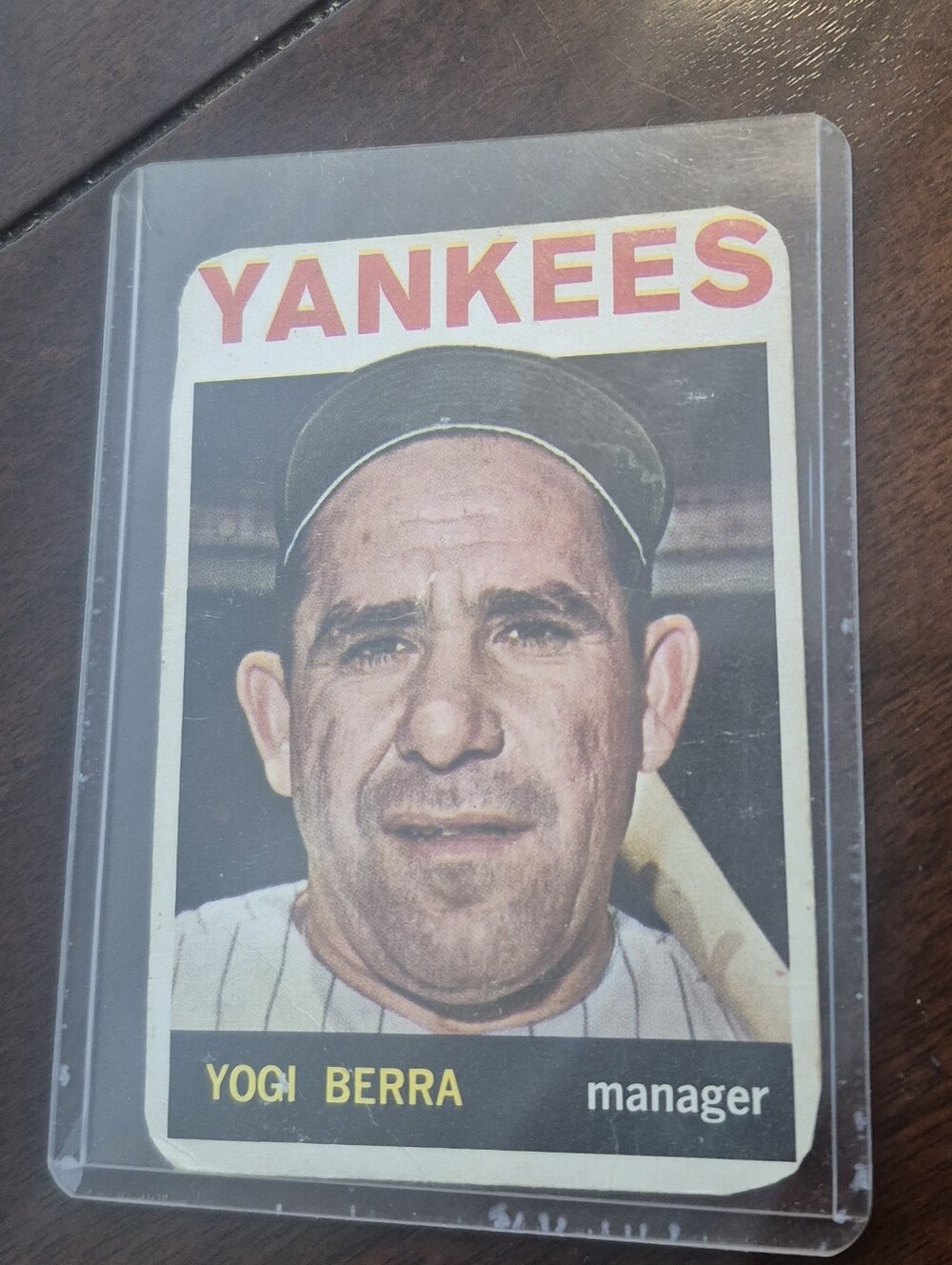 1964 Topps #21 Yogi Berra New York Yankees Manager Vintage HOF Baseball Card